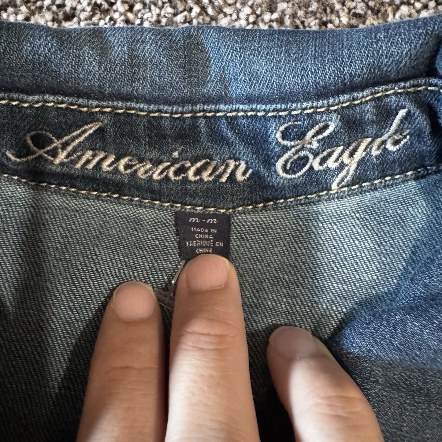 American Eagle Women’s Classic Denim Jacket Size Medium M Button Stretch AEO