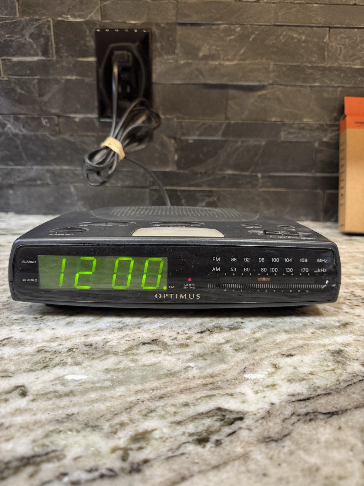 Vintage Optimus CR-320 Digital Clock with Dual Alarm AM/FM Radio Tested🔥