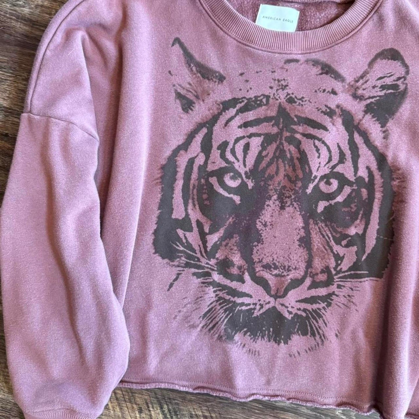 American Eagle super soft purple cropped sweatshirt with tiger graphic LARGE