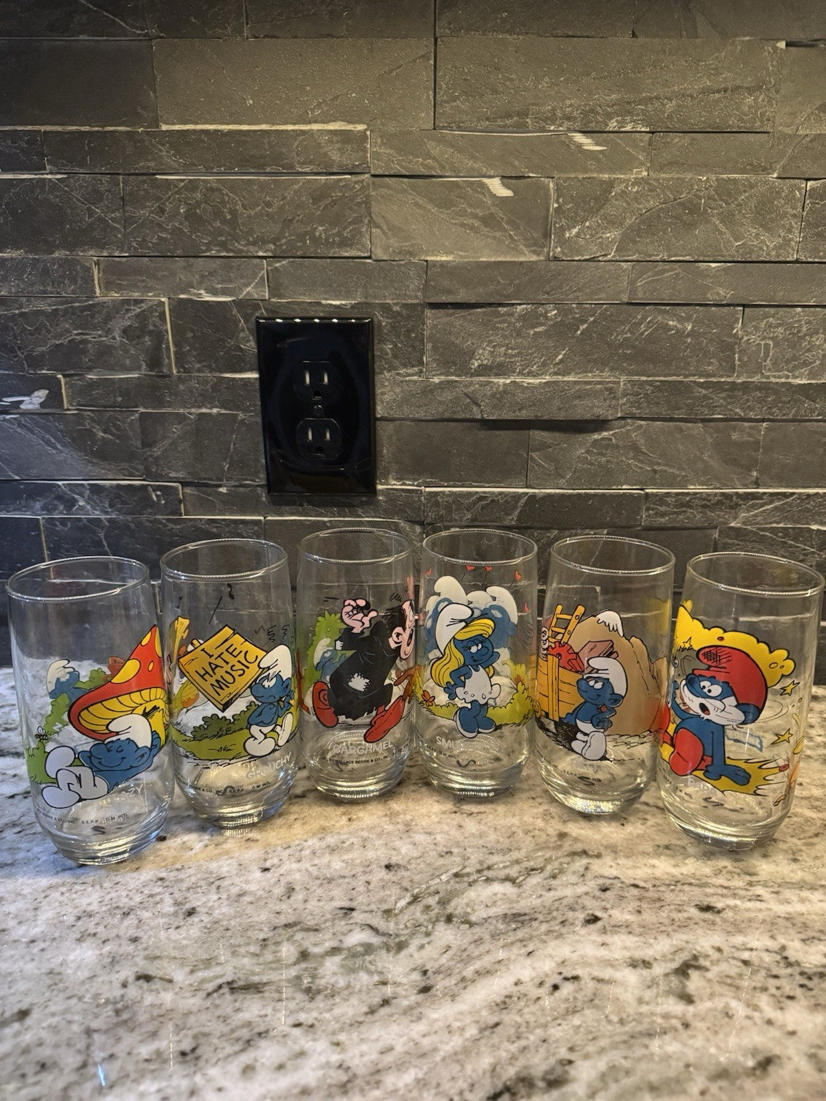 Vintage Complete Set of 6 Smurf Glasses From 1983 ... Excellent Condition