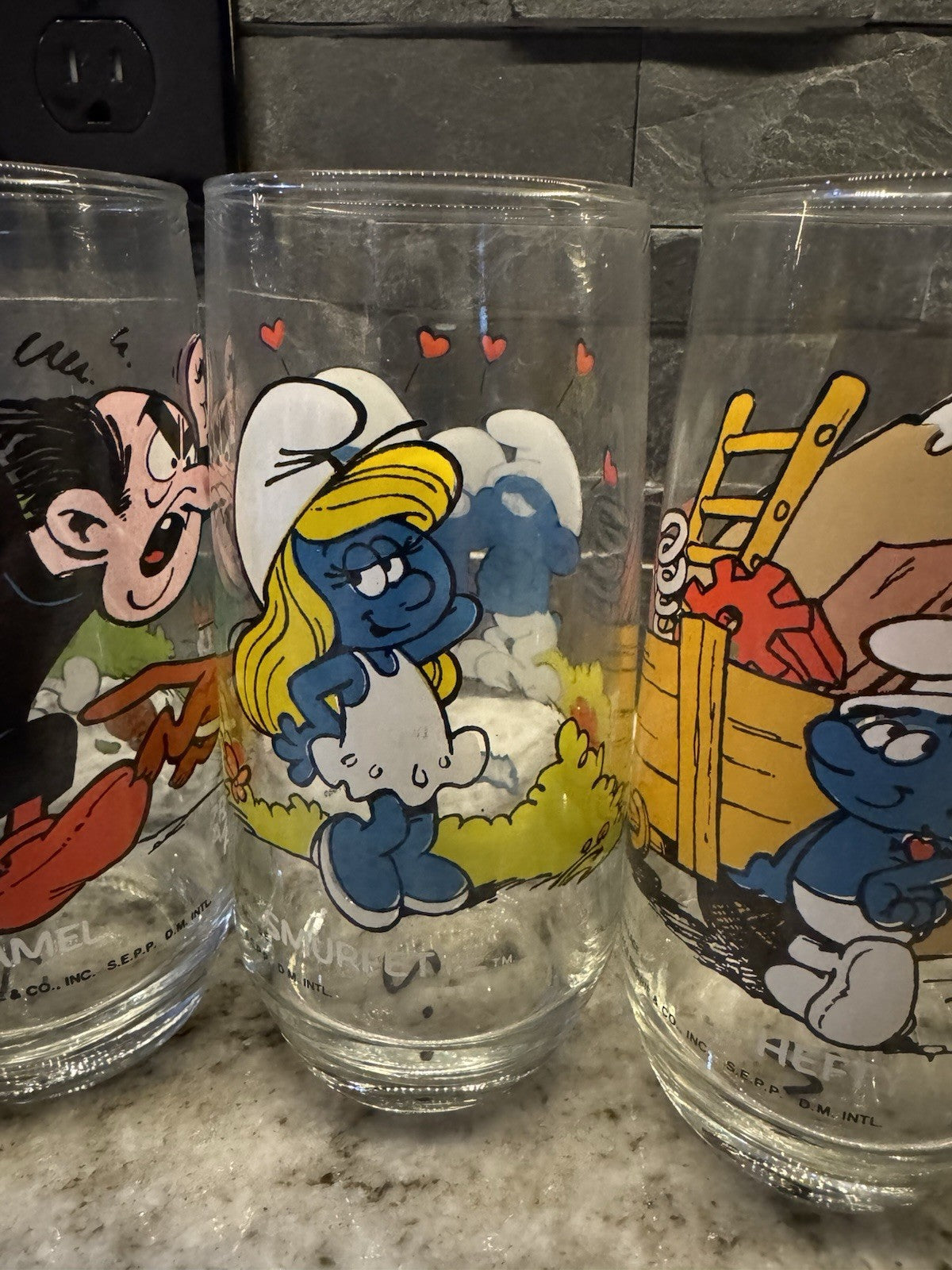 Vintage Complete Set of 6 Smurf Glasses From 1983 ... Excellent Condition