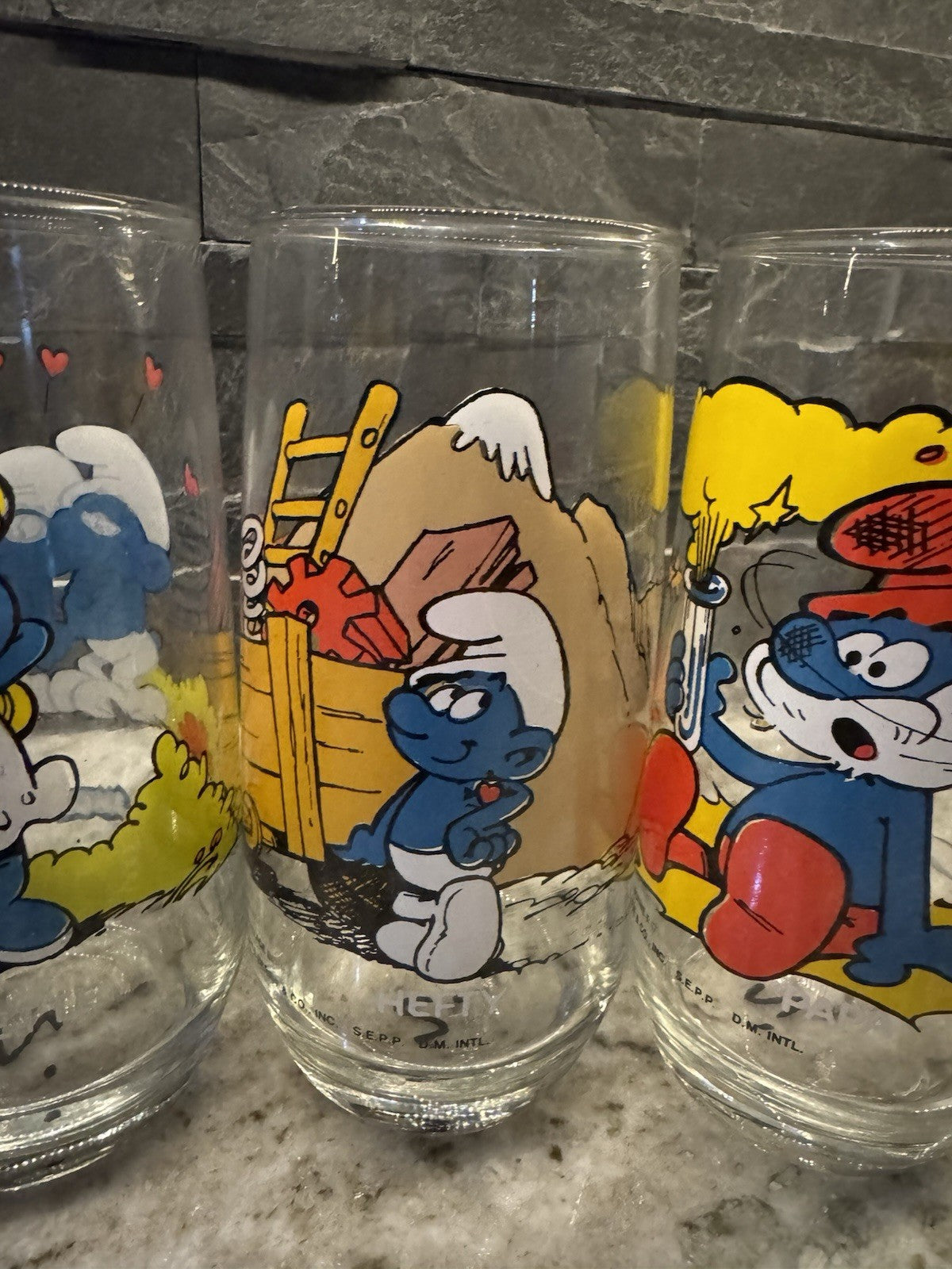 Vintage Complete Set of 6 Smurf Glasses From 1983 ... Excellent Condition