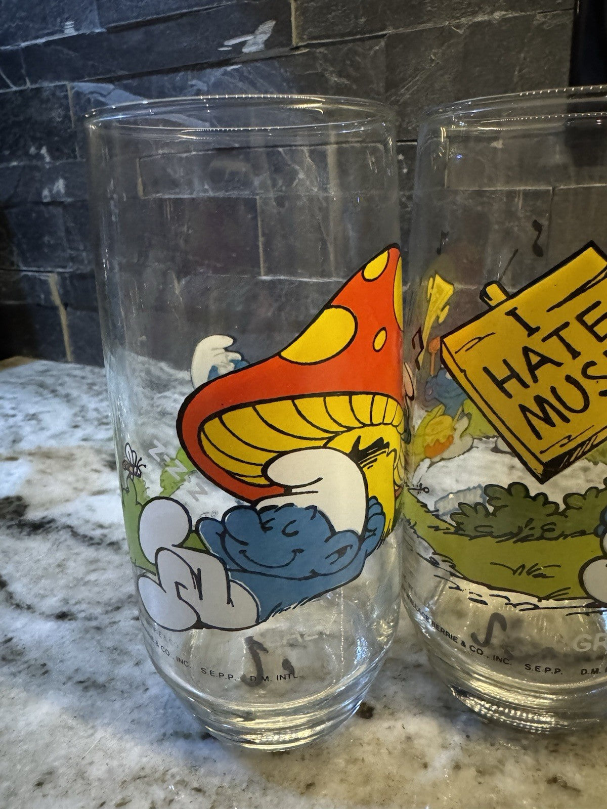 Vintage Complete Set of 6 Smurf Glasses From 1983 ... Excellent Condition